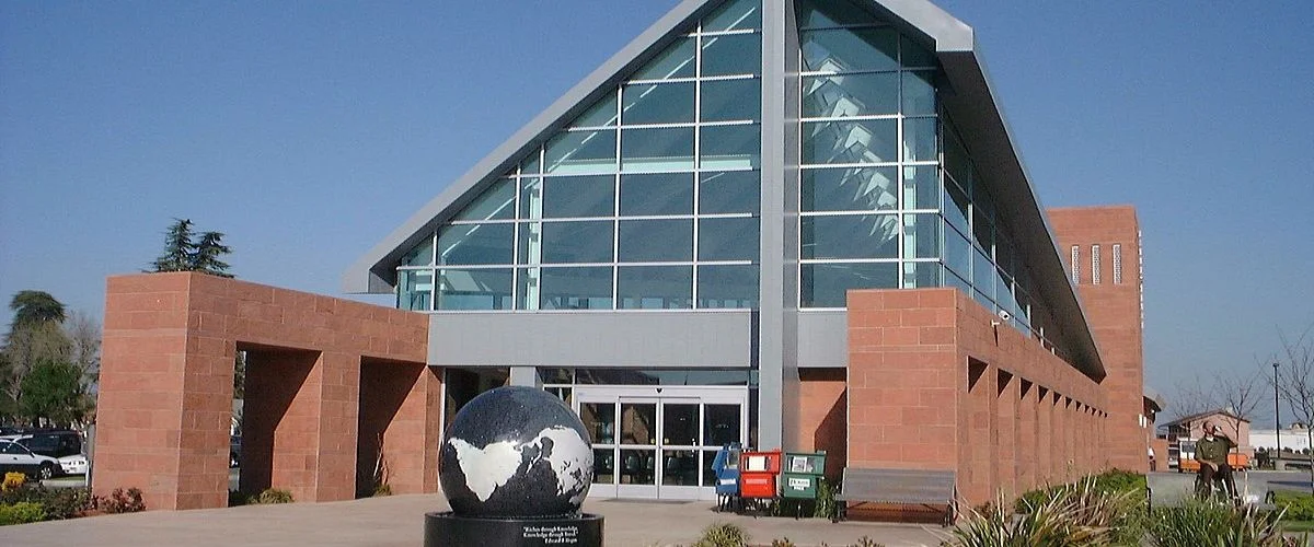 Amtrak Station Near Furnace Creek Airport (DTH)