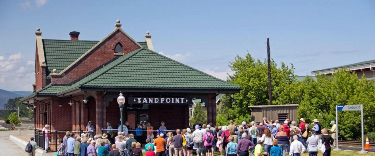 Amtrak Station Near Gooding Municipal Airport (GNG)