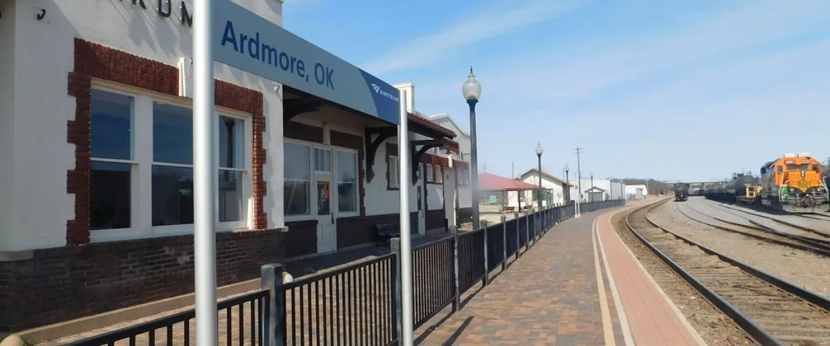 Amtrak Station Near Guthrie–Edmond Regional Airport (GOK)