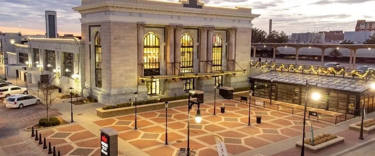Amtrak Station Near Kickapoo Downtown Airport (KIP)