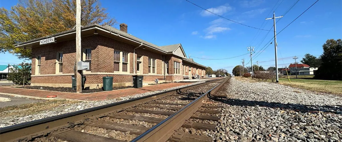 Amtrak Station Near Knoxville Downtown Island Airport (DKX)
