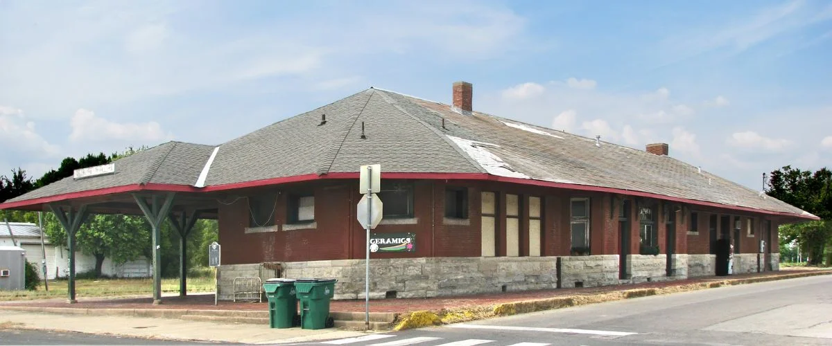 Amtrak Station Near Mac Crenshaw Memorial Airport (PRN)