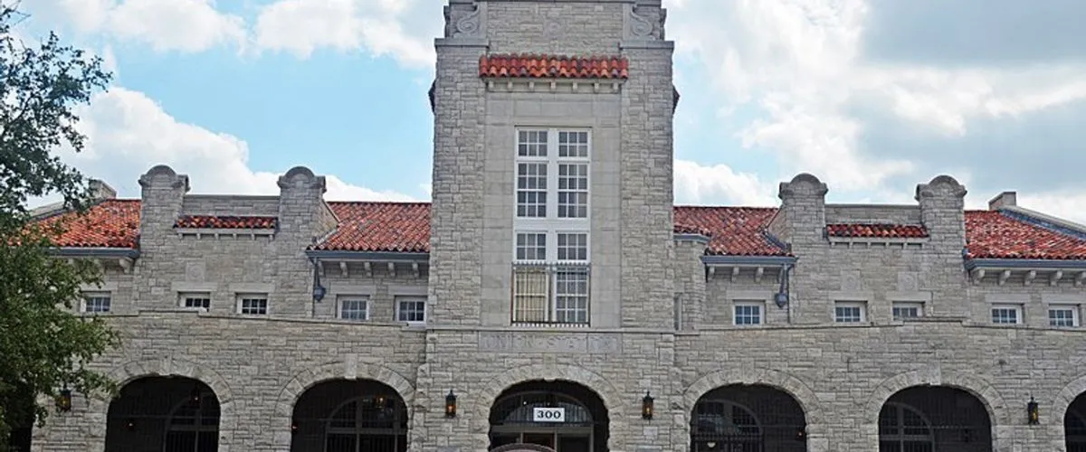 Amtrak Station Near Mooreland Municipal Airport (MDF)