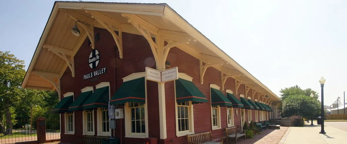 Amtrak Station Near Okmulgee Regional Airport (OKM)