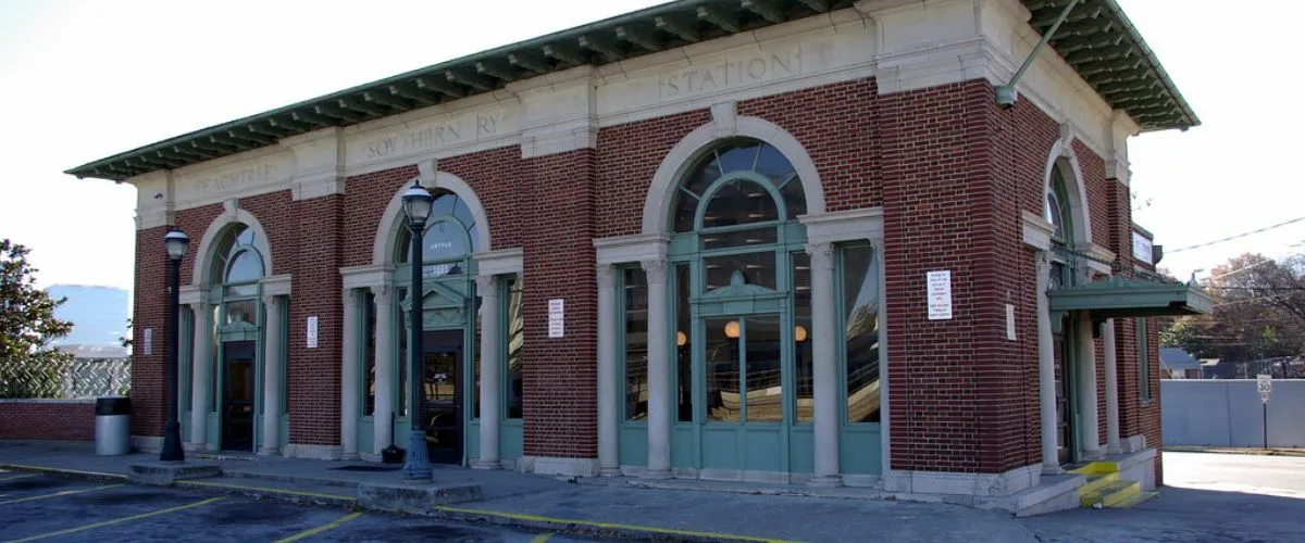 Amtrak Station Near Paulding Northwest Atlanta Airport (PUJ)