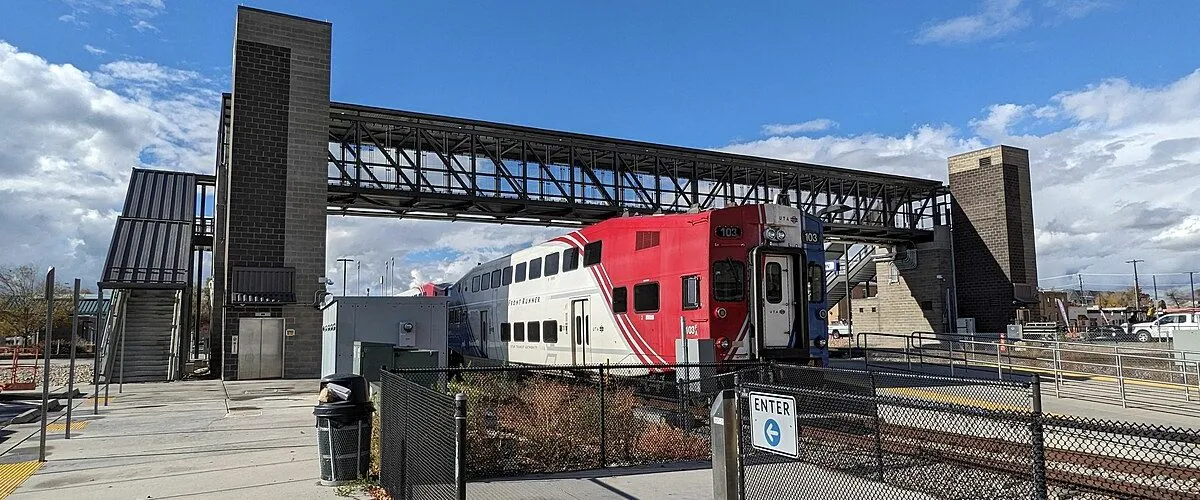 Amtrak Station Near Sundance Airpark (HSD)