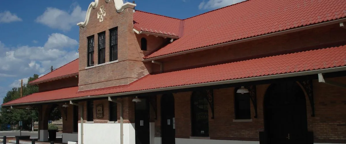 Amtrak Station Near Tradewind Airport (TDW)