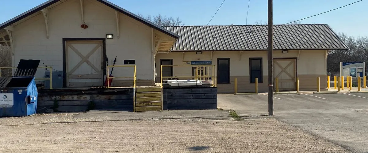 Amtrak Station Near Waco Regional Airport (ACT)