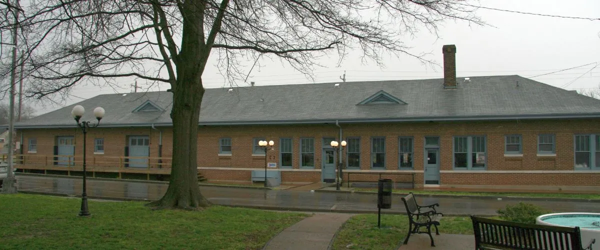 Amtrak Station Near Warren County Memorial Airport (RNC)