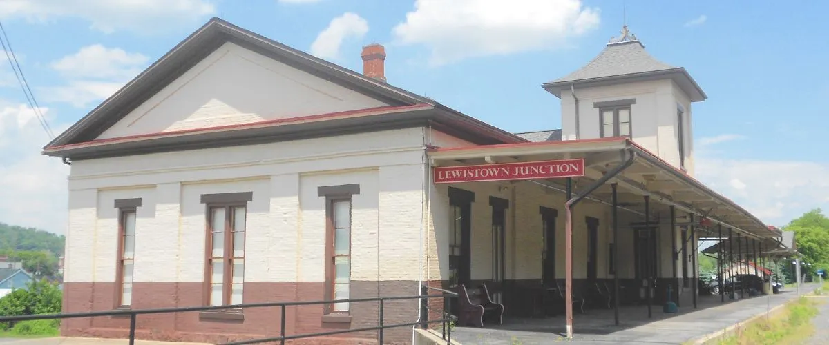Amtrak Station Near William T. Piper Memorial Airport (LHV)