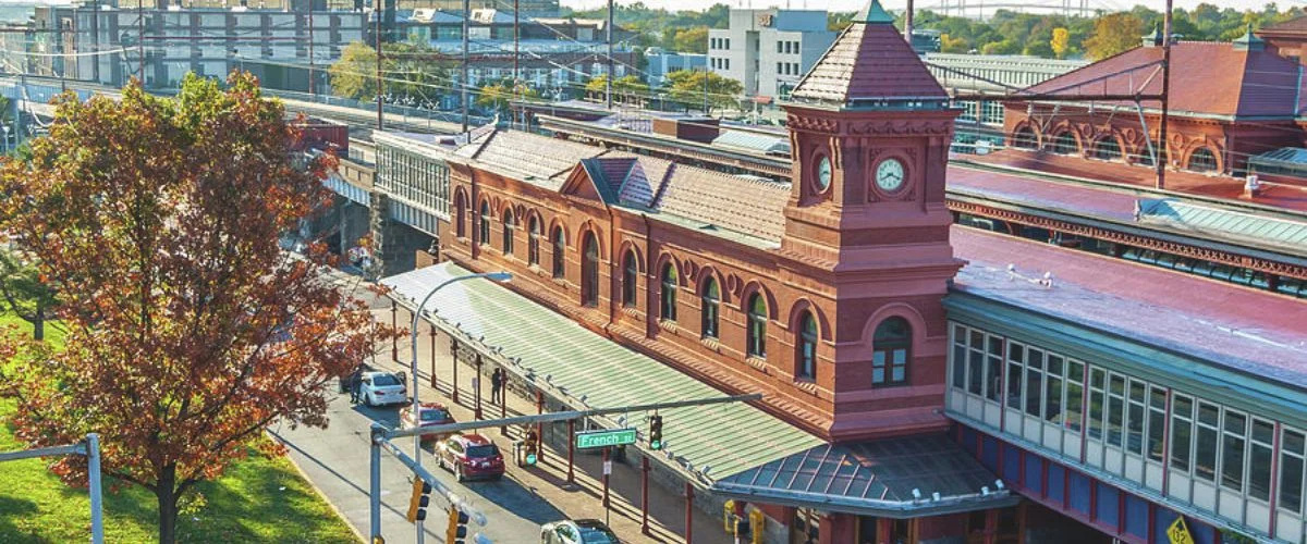 Amtrak Station Near Delaware Municipal Airport (DLZ)
