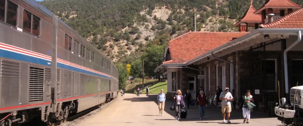 Services Available on Amtrak from Denver to Glenwood Springs, Colorado