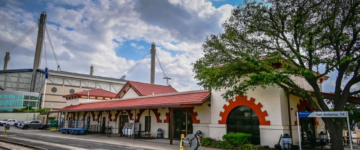 Top 10 Hotels near San Antonio station