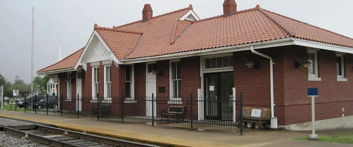Amtrak Station near Harry S. Truman Dam & Reservoir Seaplane Base