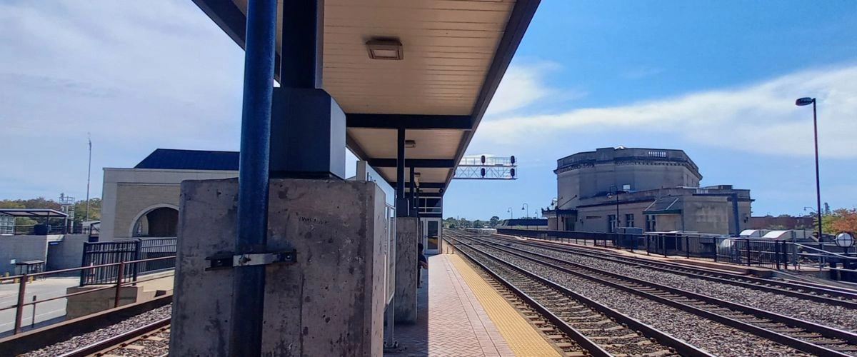 Amtrak Station near Willow Springs Memorial Airport